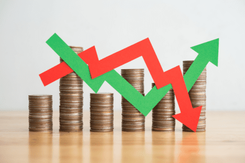 Arrows and stacks of coins represent earnings and work hours volatility